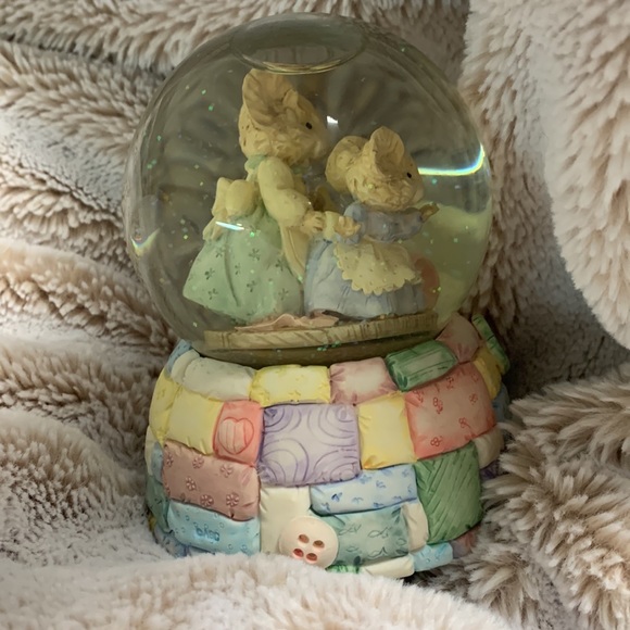 Tiny Talk musical snow globe - Picture 6 of 8